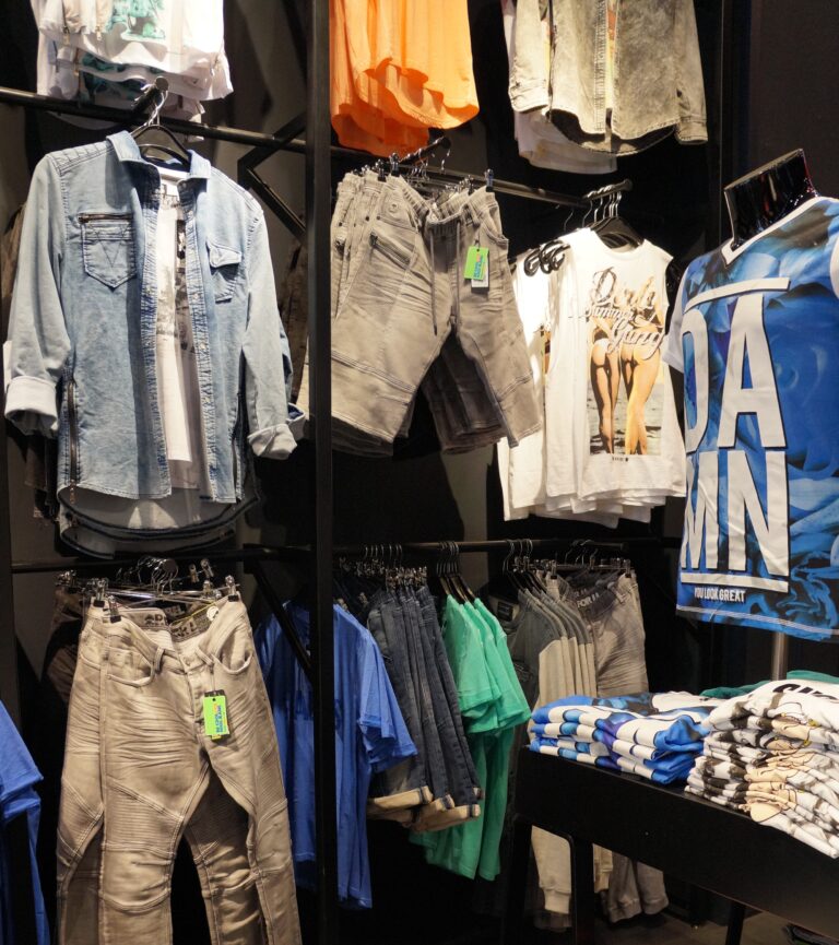 O que combina com calça jeans masculina?