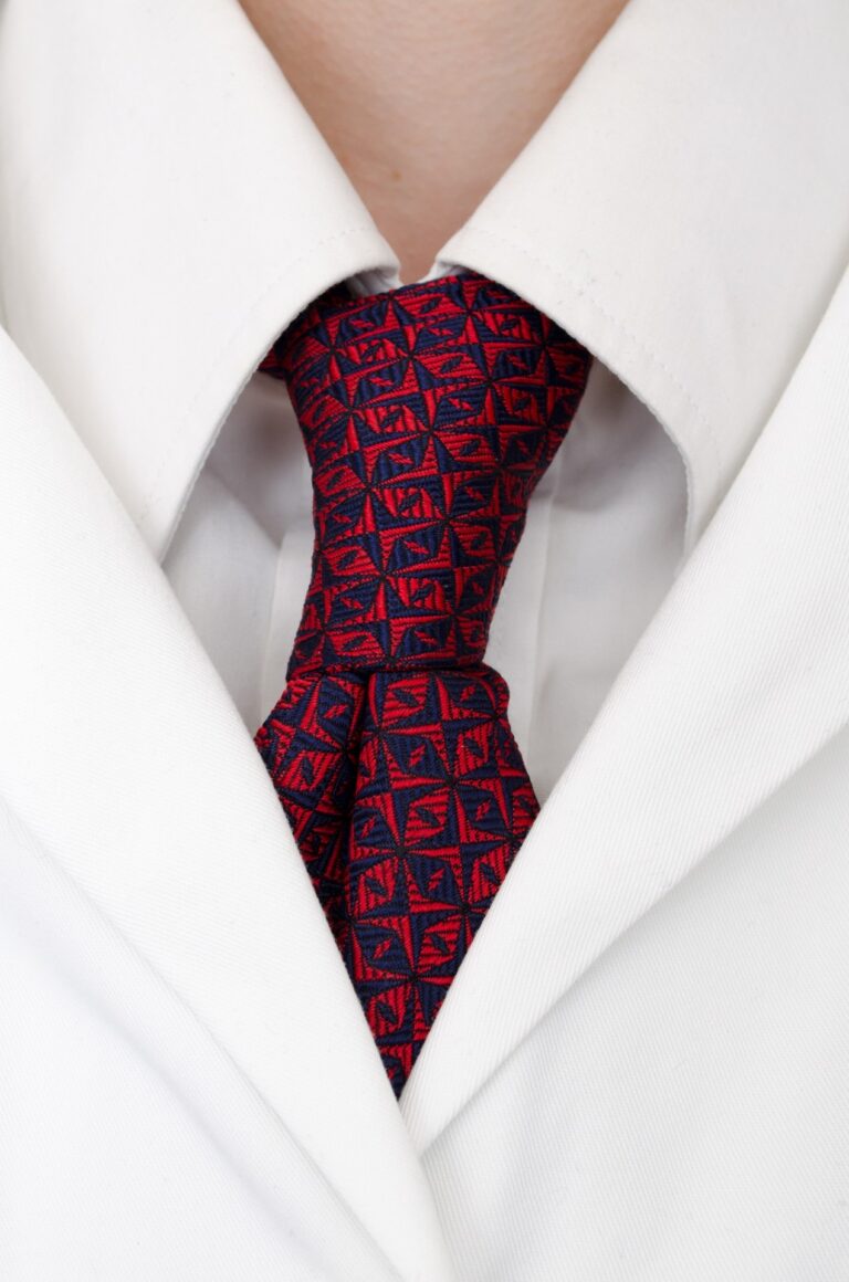 Pode usar gravata da mesma cor da camisa?