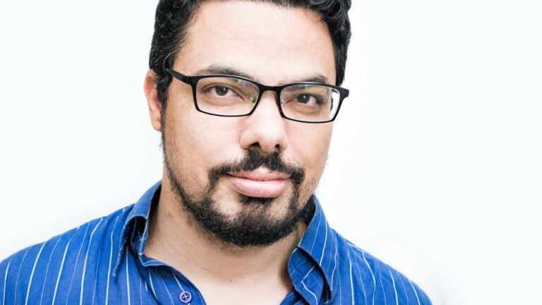 Em que idade a barba fica completa?