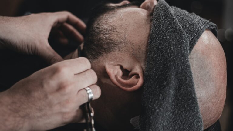 É bom raspar o bigode na adolescência?
