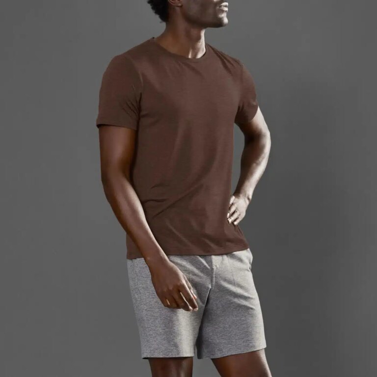 Melhores roupas de ioga para homens: 4 marcas para flexionar com estilo melhores-roupas-de-ioga-para-homens:-4-marcas-para-flexionar-com-estilo