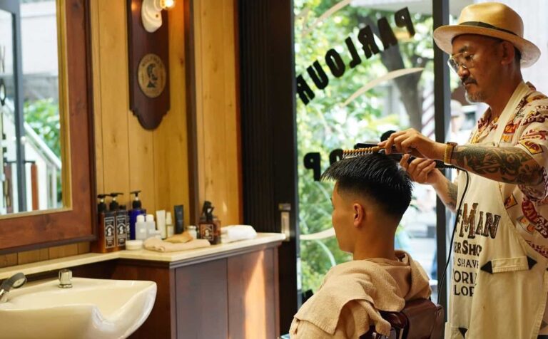 Pomadas para cabelos finos 10-melhores-pomadas-para-cabelos-finos-–-estilo-de-mechas-finas-masculinas-em-2024