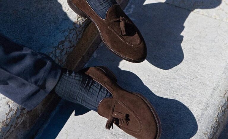 8 melhores mocassins marrons para homens atualizarem qualquer estilo 8-melhores-mocassins-marrons-para-homens-atualizarem-qualquer-estilo-em-2024