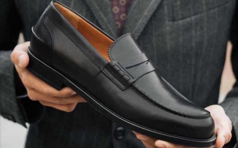 7 mocassins pretos para homens: estilo onipresente 7-melhores-mocassins-pretos-para-homens:-estilo-onipresente,-sinta-se-em-2024