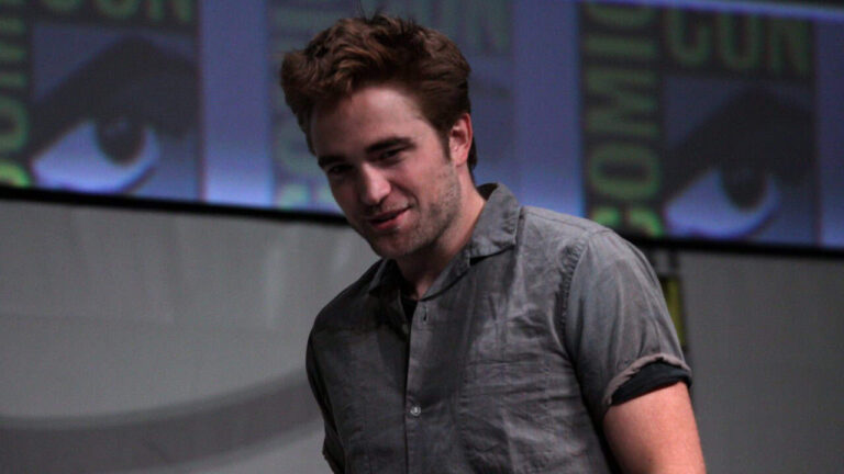 Como se vestir como Robert Pattinson: Guia de estilo para um influenciador de moda como-se-vestir-como-robert-pattinson:-guia-de-estilo-para-um-influenciador-de-moda
