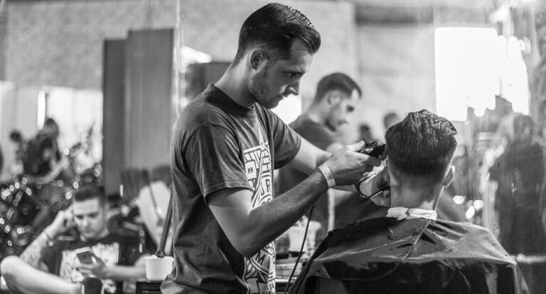 24-melhores-cortes-de-cabelo-intermediarios-para-homens-em-2025